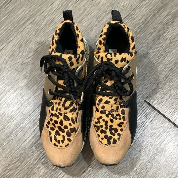 STEVE MADDEN Cliff Animal Print Cow Hair Metallic Platform Fashion Sneakers - Picture 2 of 10